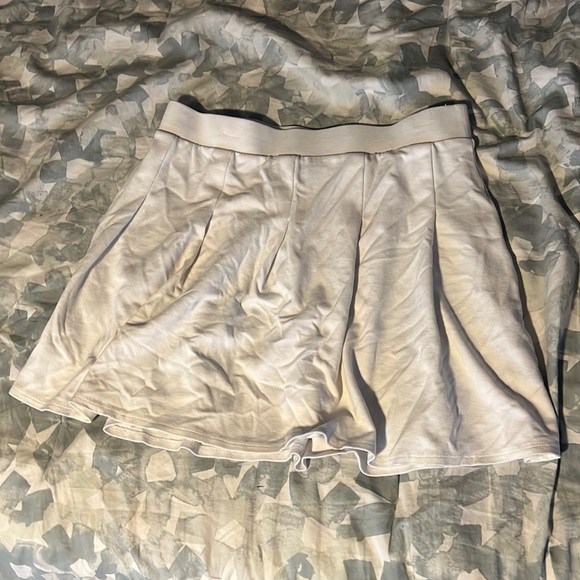 Cute white skirt - Picture 1 of 1